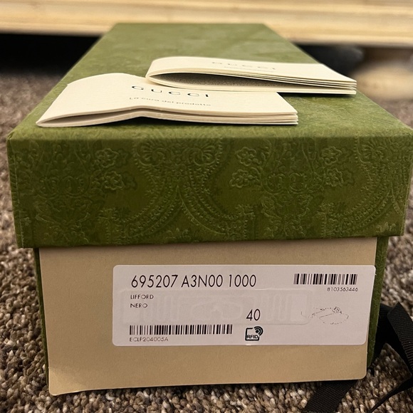 Women’s Gucci Flip Flops - Picture 8 of 15